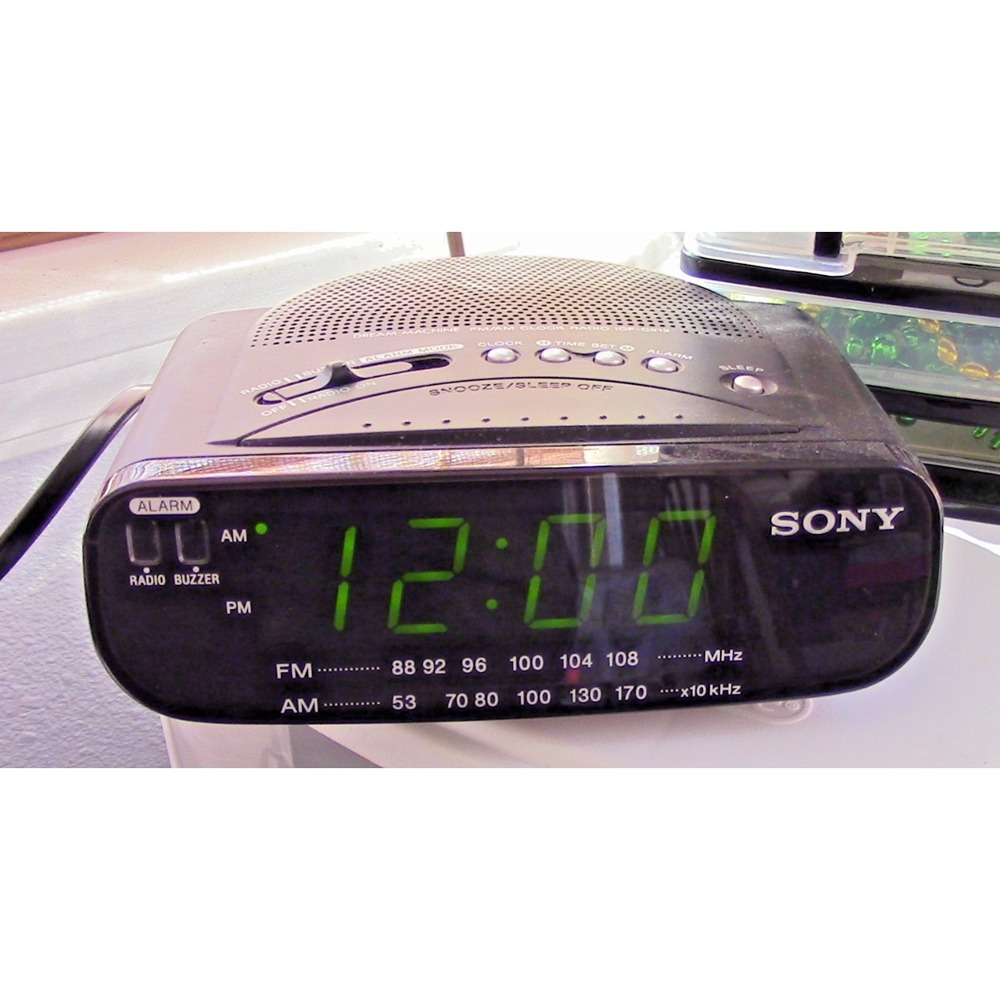 Sony ICF-C212 Dream Machine AM/FM Clock Radio Green Display Tested Works